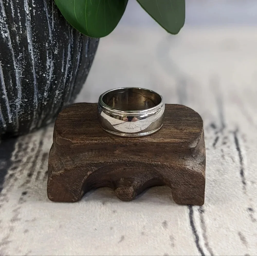 Silver color wide band thumb ring, unisex